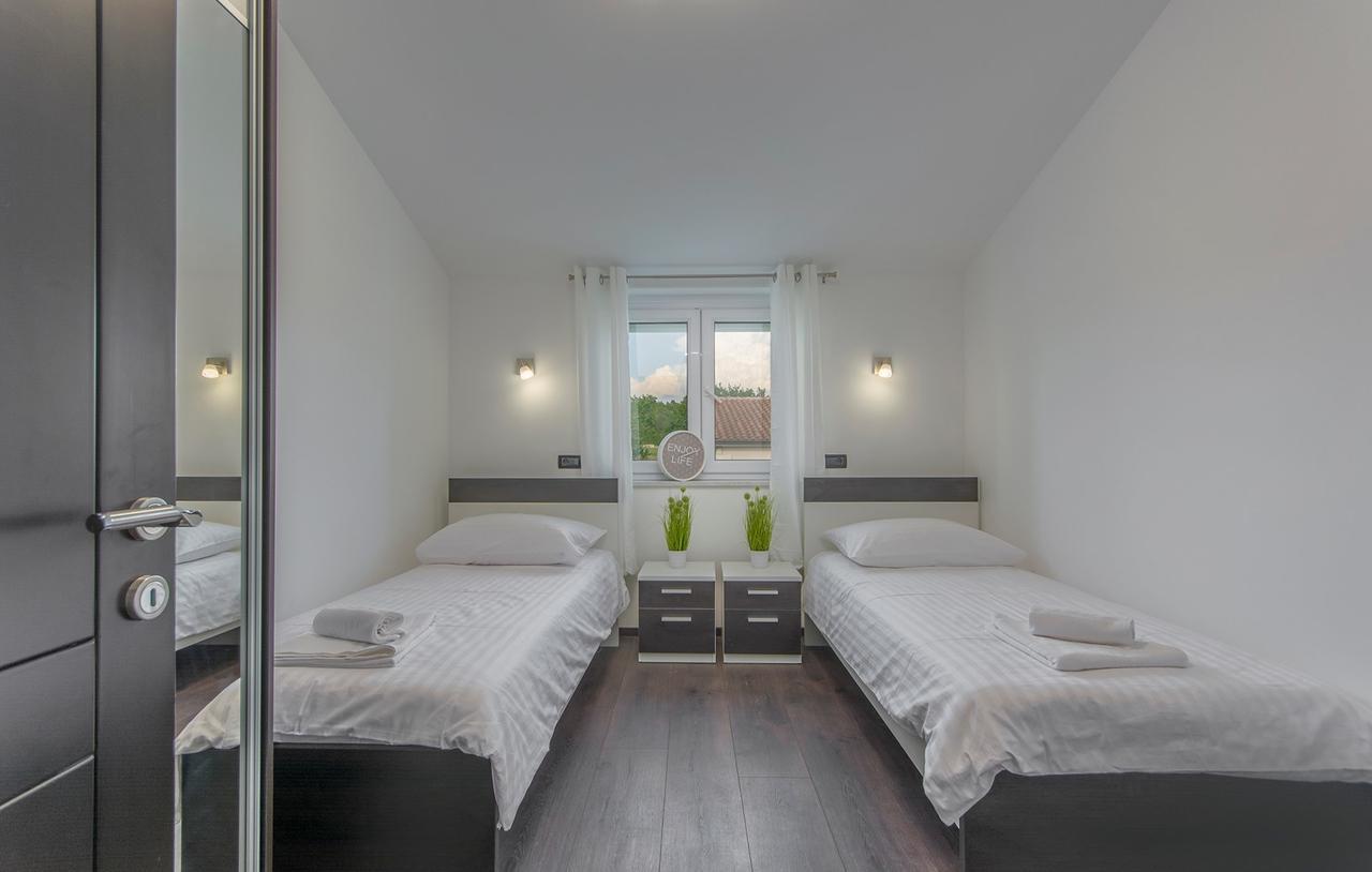Silver Holiday House Vrvari Eksteriør bilde