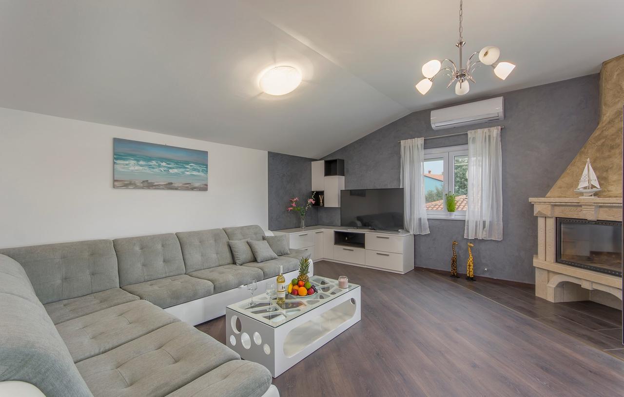 Silver Holiday House Vrvari Eksteriør bilde